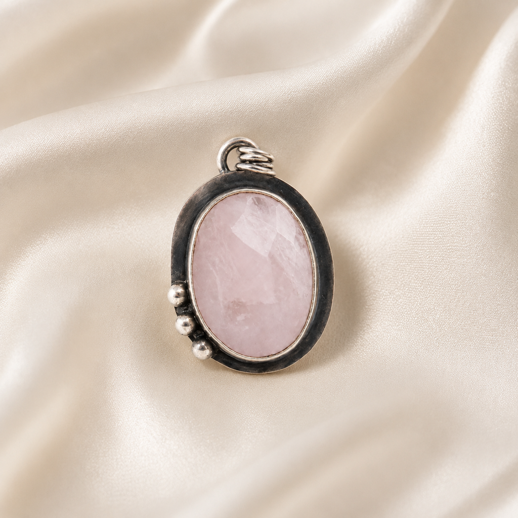 Pembe Kuvars 925 Ayar Gümüş Kolye